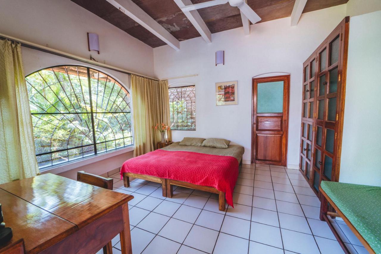 Gaia'S Garden Guest House Auroville Exterior photo