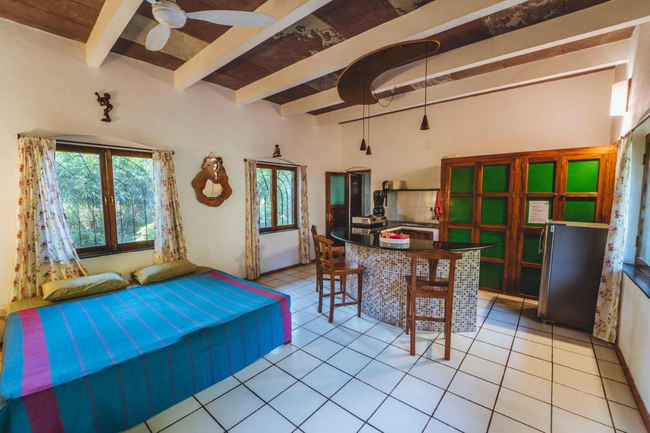 Gaia'S Garden Guest House Auroville Exterior photo