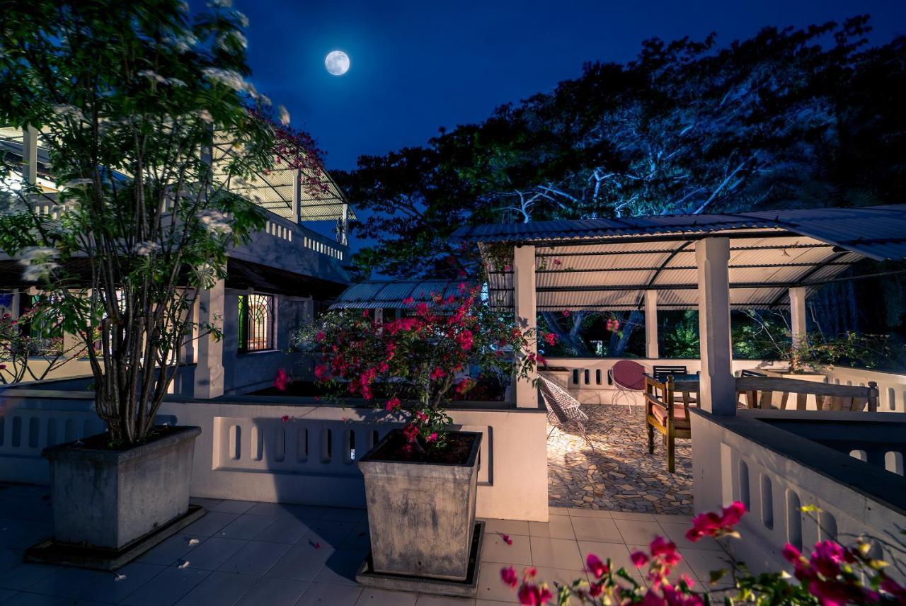 Gaia'S Garden Guest House Auroville Exterior photo