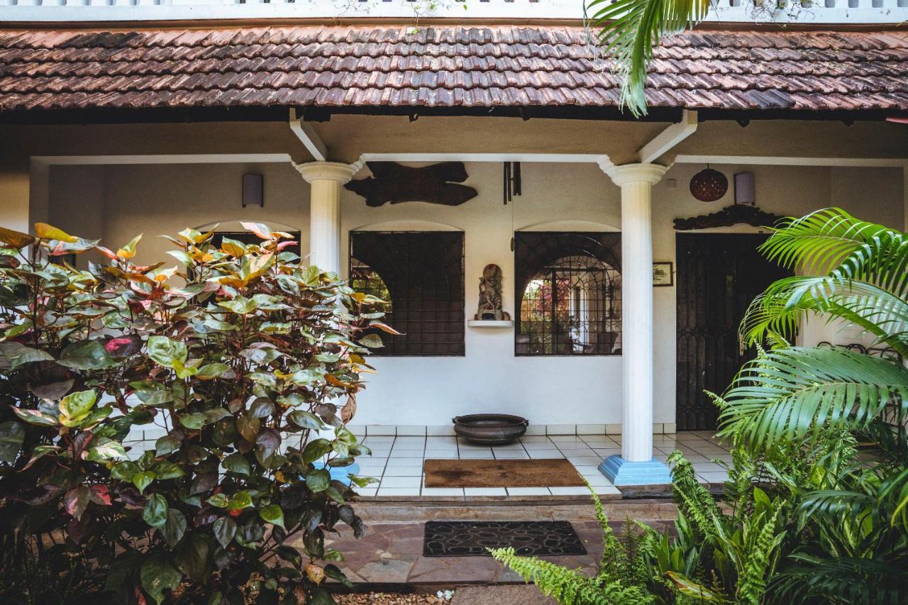 Gaia'S Garden Guest House Auroville Exterior photo