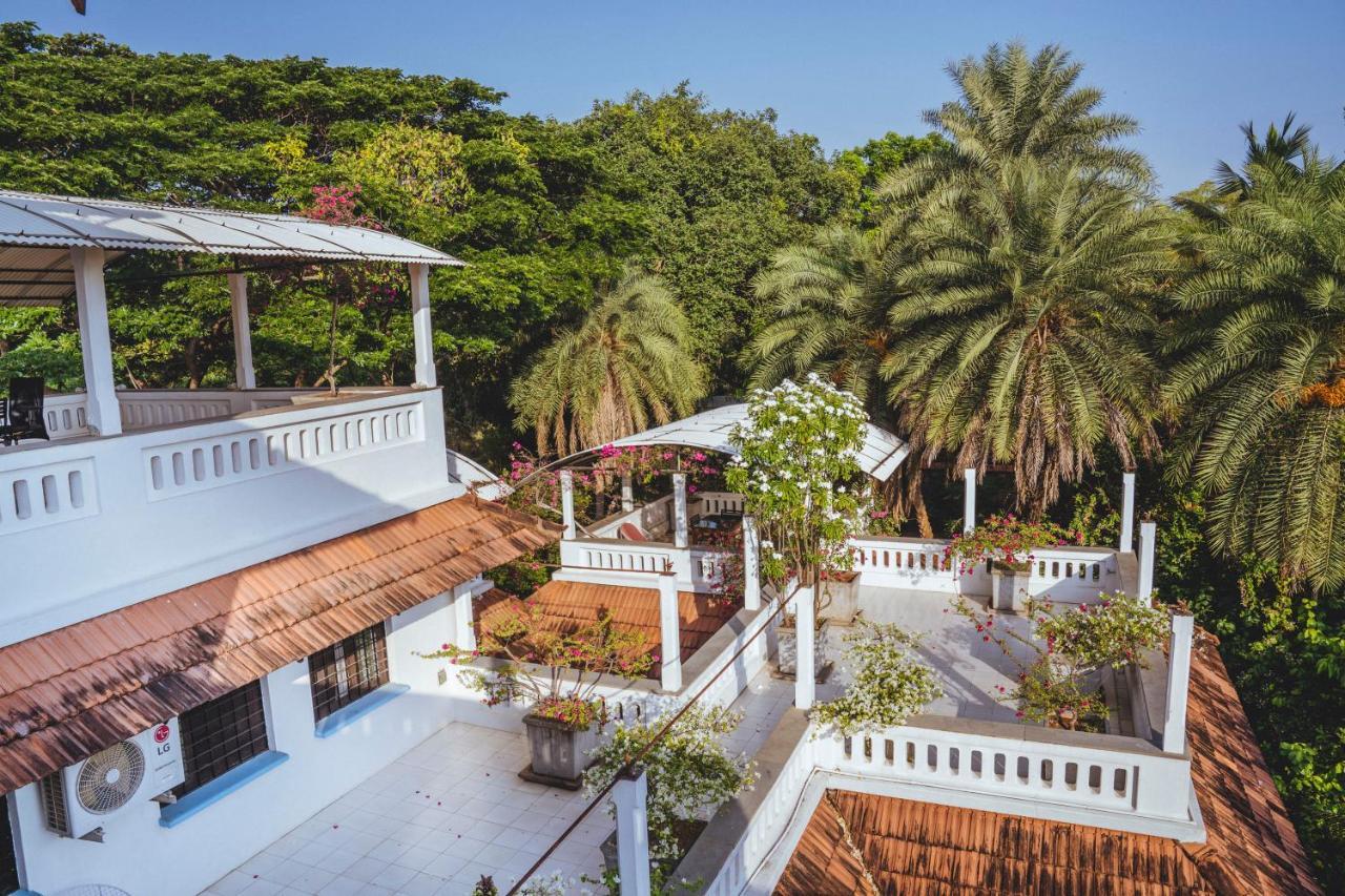 Gaia'S Garden Guest House Auroville Exterior photo