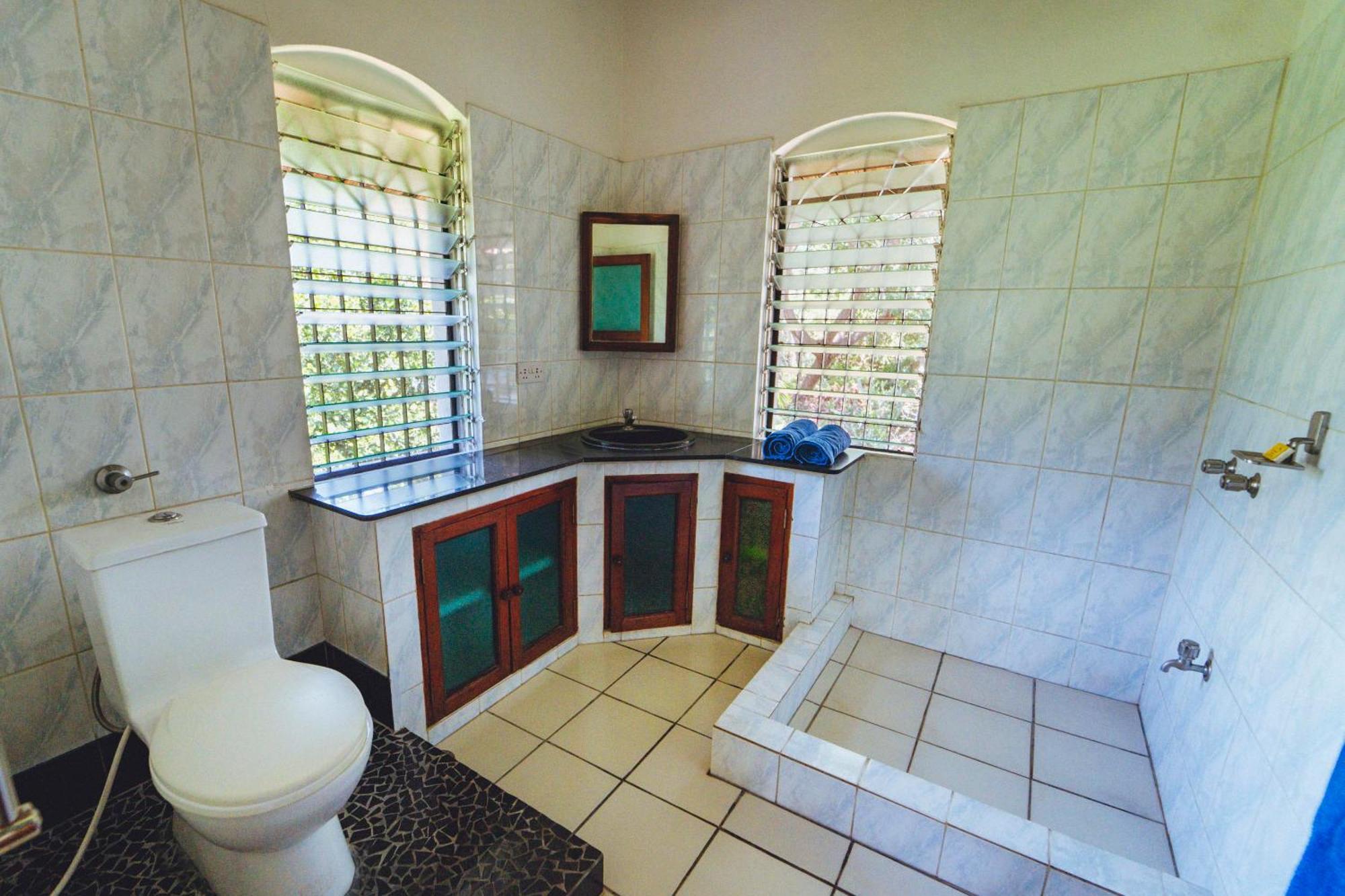 Gaia'S Garden Guest House Auroville Room photo