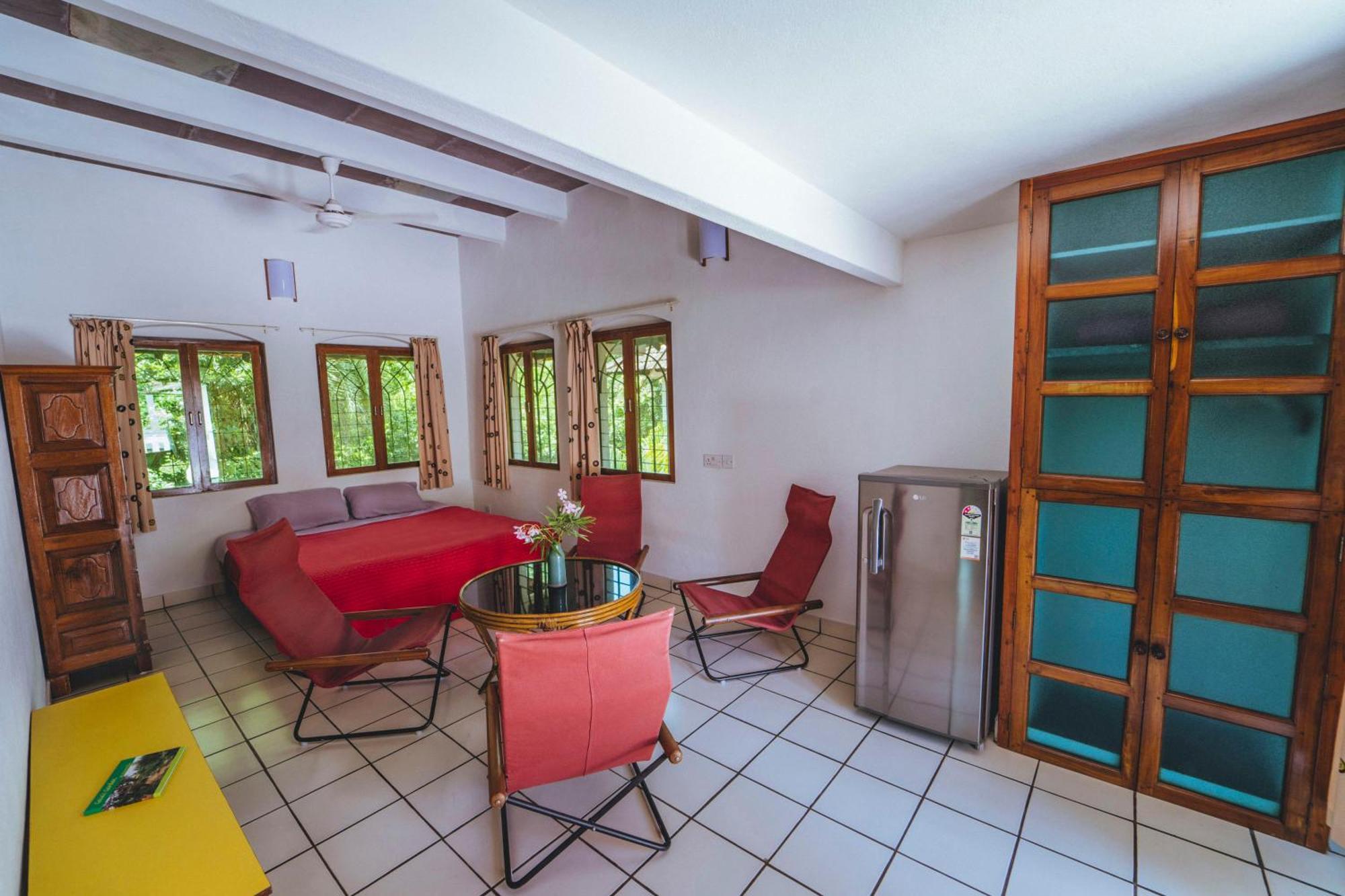 Gaia'S Garden Guest House Auroville Room photo
